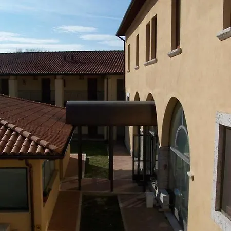 Mario Spagnoli Auberge de jeunesse